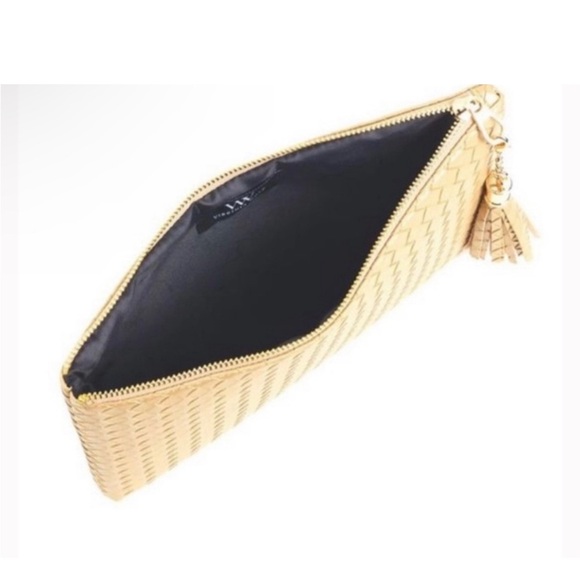 NWT Virginia Wolf Mimi Woven Pouch - Picture 4 of 9